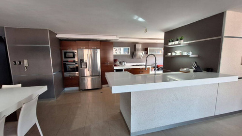 En Venta Hermoso Apartamento En Valle Blanco Valencia Con Pozo, 222168 Acv