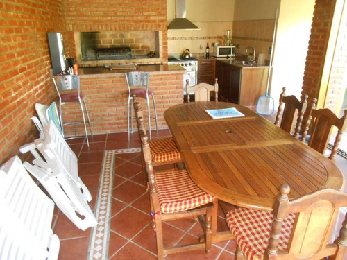 Imagen 5 de 7 de Casa - Barrio Parque Leloir
