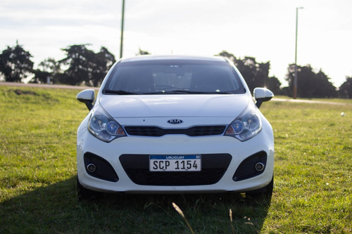 Kia Rio Hb 2015 Con Multimedia Android