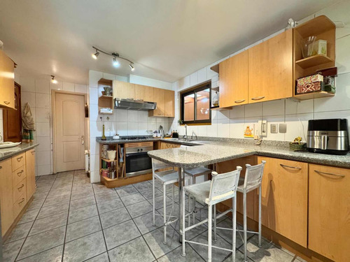 Impecable Venta Los Castaños A Pasos Colegió Newland