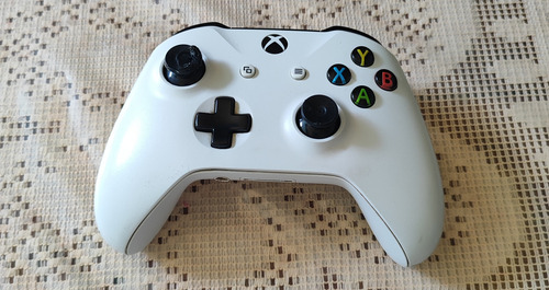 Xbox One 1tb + Control + Cables Negro