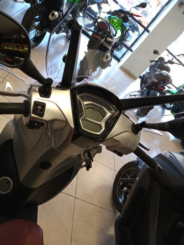 Imagen 8 de 15 de New People 150-scooter Kymco // Kawasaki Quilmes