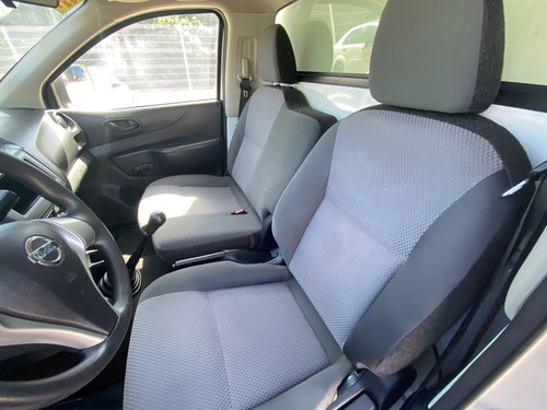 Imagen 13 de 15 de Nissan Np300 Caja Seca 2018