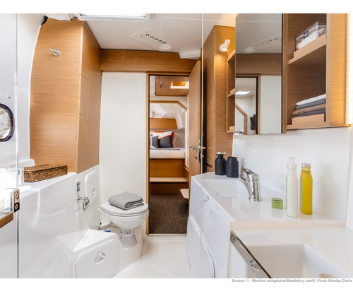 Catamaran Excess 11