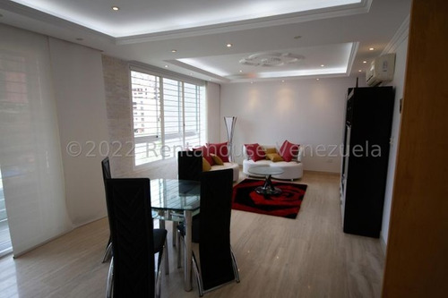 Imagen 2 de 28 de Mls #22-23505 Acogedor Apartamento Actualizado, En Una De Las Mejores Urbanizaciones De Caracas Que Dispone De 2 Pozos Profundos, Por Lo Que Nunca Falta El Agua. Afm.