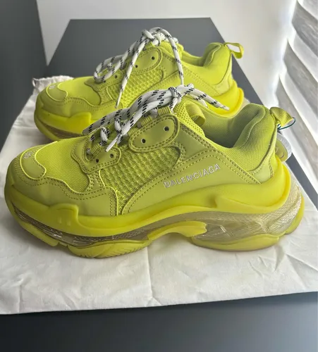 Green and yellow balenciaga triple s hotsell