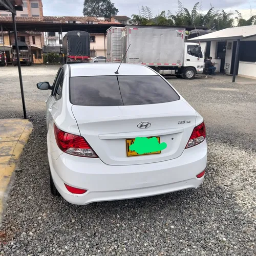 Hyundai Accent 1.6l 4 p