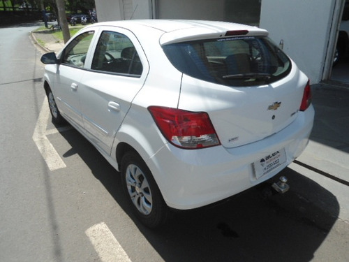 Chevrolet Onix Hatch 1.0 4p Flex Lt