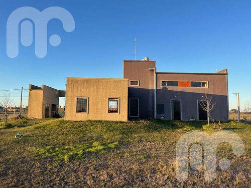 Casa En Venta En Barrio Las Luciérnagas Arana