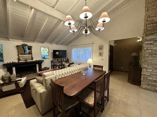 Casa Estilo Campo - Se Aceptan Propiedades Como Parte De Pago