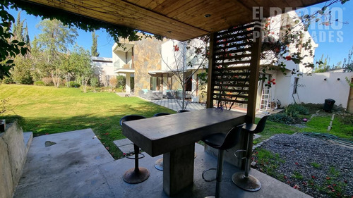 Casa En Venta De 3 Dorm. En Piedra Roja, Chicureo