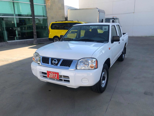 Imagen 1 de 14 de Nissan Np300 2013 2.4 Doble Cabina Lujo Mt