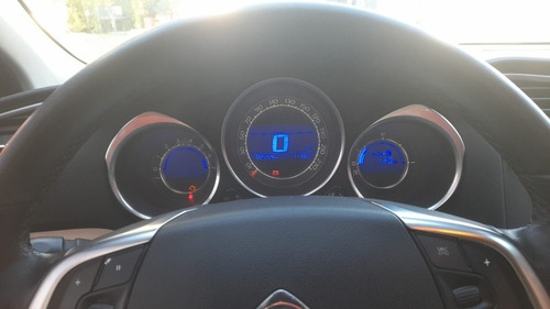 Imagen 3 de 9 de Citroën C4 Lounge 2016 2.0 Feel Pack 143cv