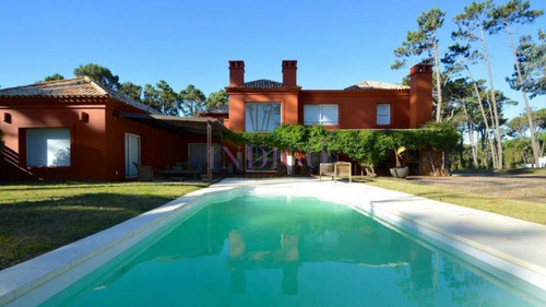 Imagen 2 de 30 de Laguna Blanca, Casa En Alquiler.