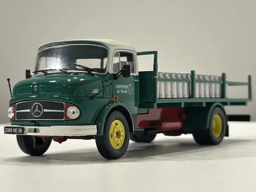CAMION MERCEDES BENZ L1113 1968 LAITIER 1/43 IXO Neuf Boite d'Origine EUR 25,90 - FR