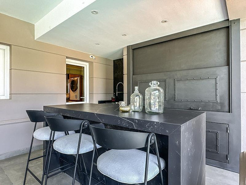 Excelente Casa Con Impecables Detalles En La Concepción Lujan