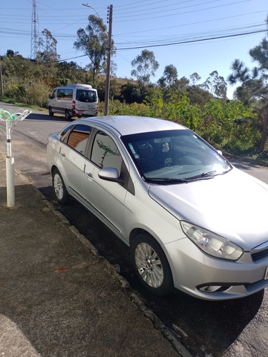 Fiat Grand Siena 1.6 16v Essence Flex 4p