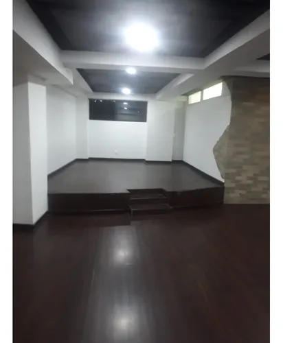 Venta De Local Con Renta En Milán