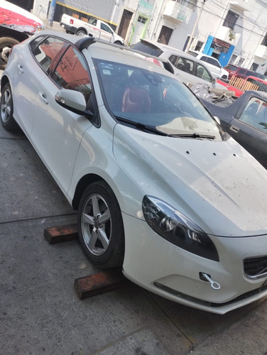 Volvo V40 Desarme Piezas  Refacciones Partes