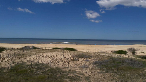 Imagen 11 de 14 de Casa Frente Al Mar Punta Rubia