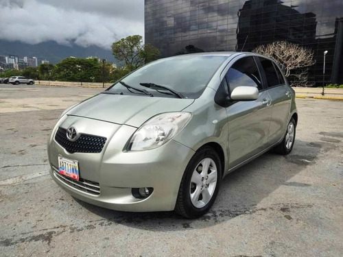 Imagen 3 de 14 de Toyota Yaris 2007 4x2 Sincrónico