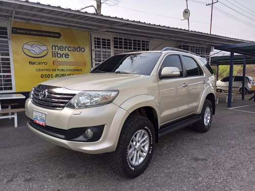 Imagen 1 de 11 de Toyota Fortuner Sr