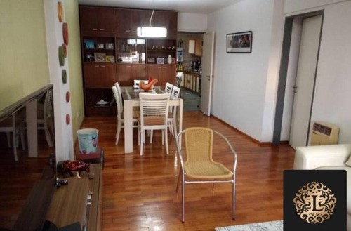 Imagen 2 de 9 de Departamento De 3 Dormitorios Con Cochera.