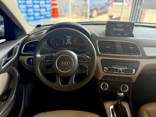 Audi Q3 2.0 Luxury 170hp S-Tronic At