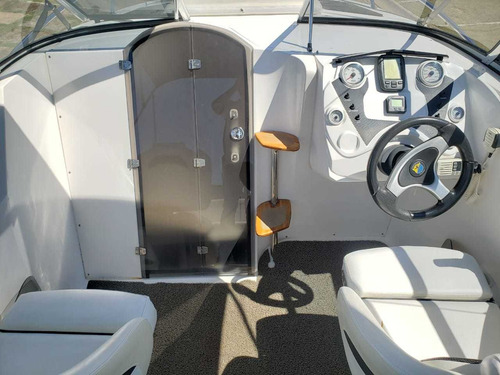 Lancha Ventura 215 Cabin 2011 (n Focker N Fs N Bayliner)