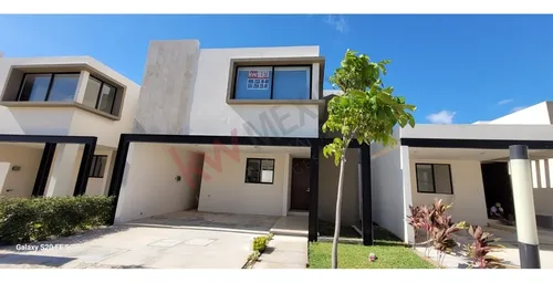 Hermosa Casa Moderna En Condominio Conkal