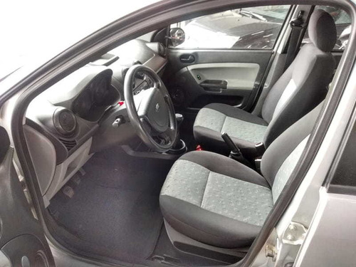 Ford Fiesta 1.0 8v Flex 5p