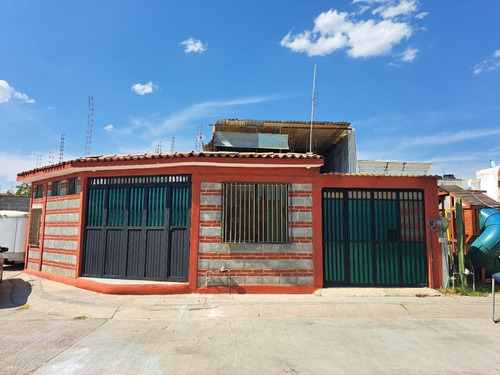 Casa En Venta Con Departamento Incluido En Villas De Guanaju