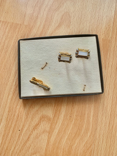 Set Traba De Corbata Mas Gemelos En Su Estuche Dorado