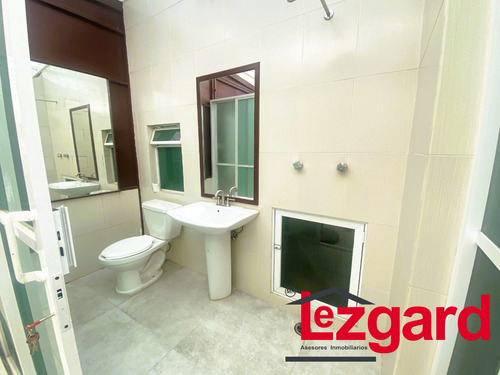 Amplio Refugio Familiar: Casa Con 5 Recámaras A La Venta En Lomas De Cocoyoc
