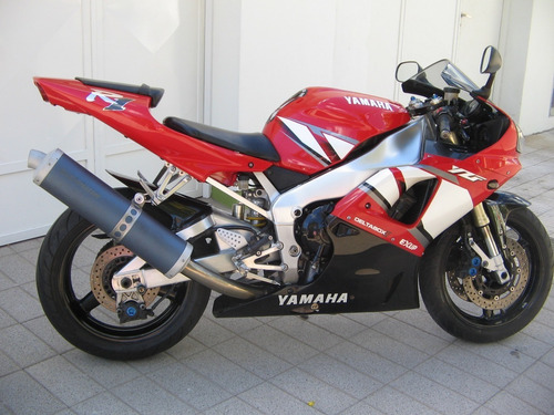 Yamaha R1