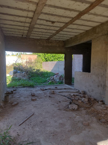 Se Vende Terreno Con Casa En Construcion