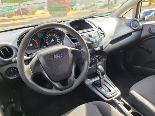 Imagen 10 de 15 de Ford Fiesta S 2014