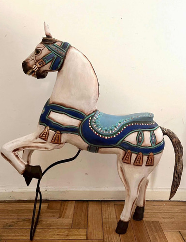 Caballo Antiguo De Madera Restaurado Por Artista. (Usado)