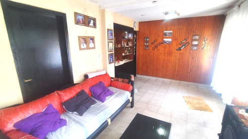En Venta Casa 2 Dormitorios Depto 1 Dormitorio - La Falda