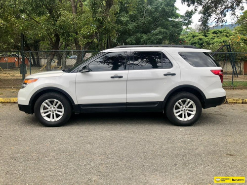 Ford Explorer .