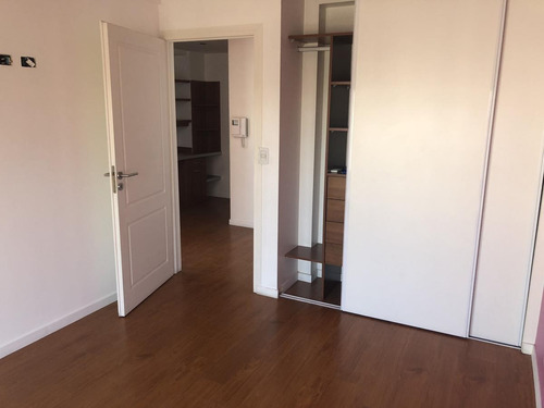Depto En Duplex De 5 Ambientes Con Balcon Terraza 2 Cocheras Muñiz 500