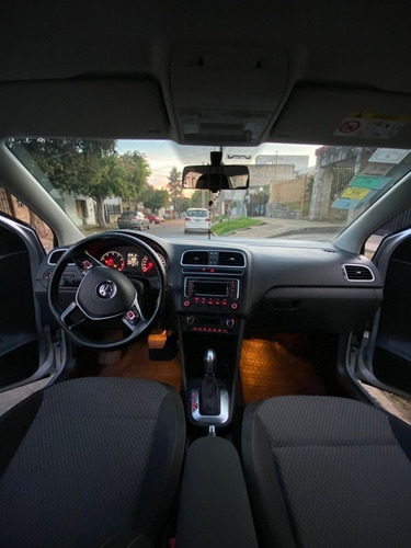 Imagen 6 de 10 de Volkswagen Polo 2016 1.6 Comfortline Tiptronic