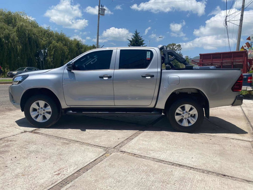 Imagen 9 de 14 de Toyota Hilux 2019 2.7 Cabina Doble Sr Mt