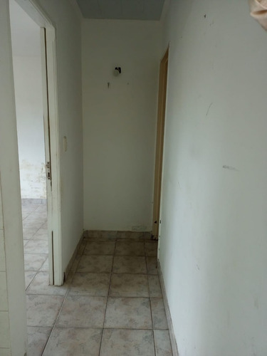 Imagen 7 de 15 de Casa De 3 Ambientes Sobre Gran Lote En El Barrio Dorrego A 1 Cuadra De La Av. Colón