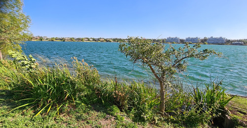 Lote A La Laguna En El Barrio Cerrado Santa Clara