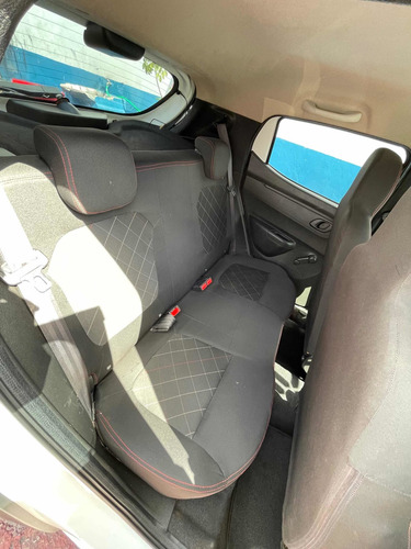 Imagem 14 de 17 de Renault Kwid 2018 1.0 12v Zen Sce 5p