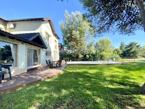Casa En Venta Saint Thomas Sur - Canning