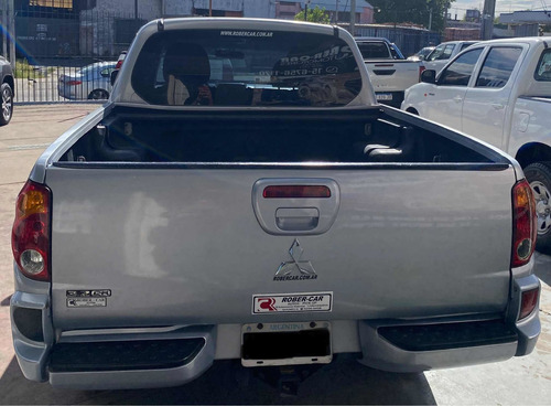 Mitsubishi L200 3.2 Cab Doble 4wd Cr 165cv Mt 2011