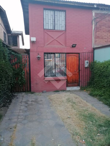 Casa En Venta De 2 Dorm. En Villa Arturo Prat Maipú