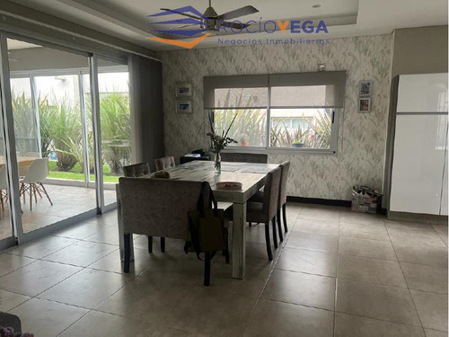 Casa En Venta En Barrio Privado Weston, Moreno